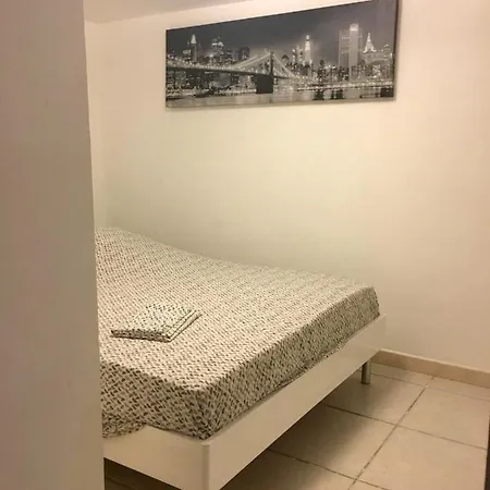 With One Bedroom In Raphael With Shared Pool And Wifi 100 M From The Beach * Saint-Raphael (Var)