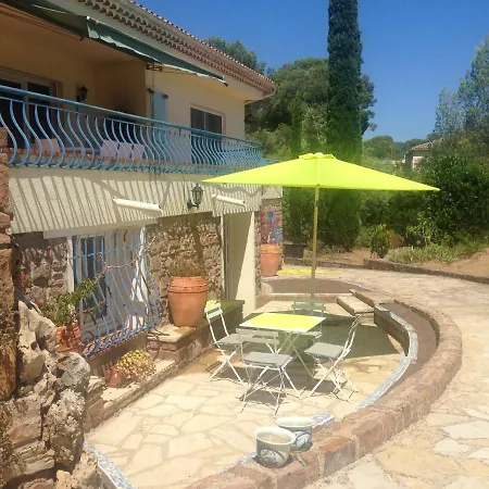 With One Bedroom In Raphael With Shared Pool And Wifi 100 M From The Beach * Saint-Raphael (Var)