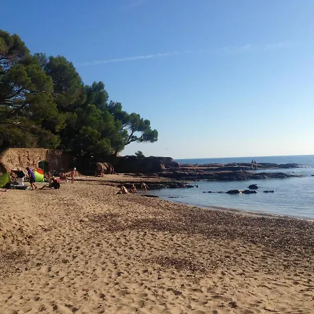 With One Bedroom In Raphael With Shared Pool And Wifi 100 M From The Beach Apartment *